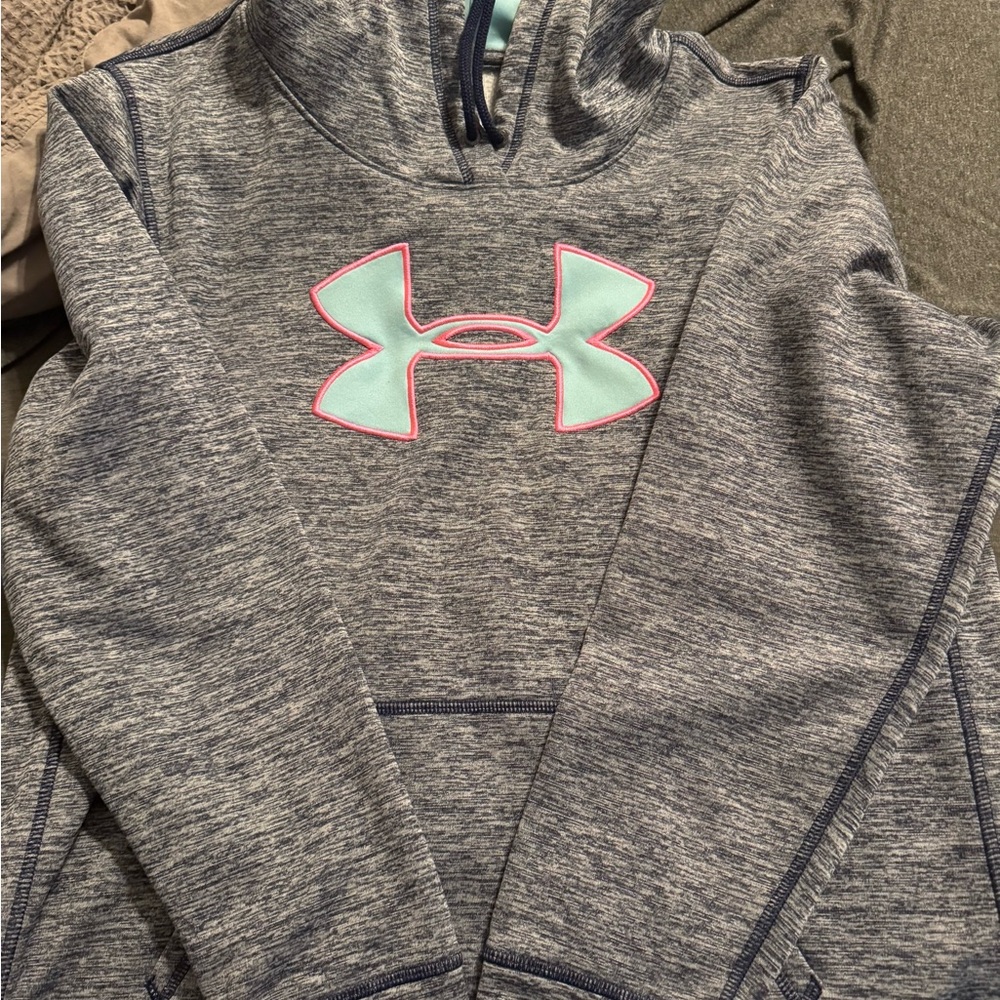 Under Armour Textured Gray Garment